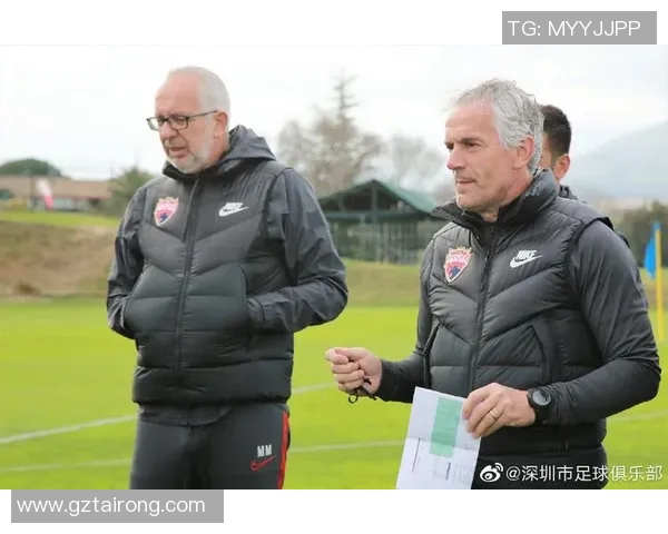 街头采访足球明星的趣味问题与精彩回答分享