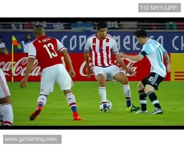 日本足球明星精彩过人技巧集锦让你领略球场魅力与风采