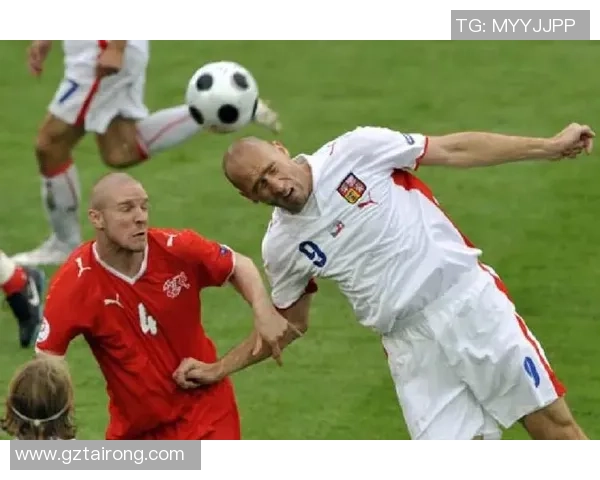 揭秘足球明星巨鲲的真实身份与传奇经历，带你了解这位体育巨星的故事