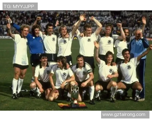 德国足球明星斯的辉煌历程与对足球的深刻影响分析 德国足球明星斯的辉煌历程与对足球的深刻影响分析