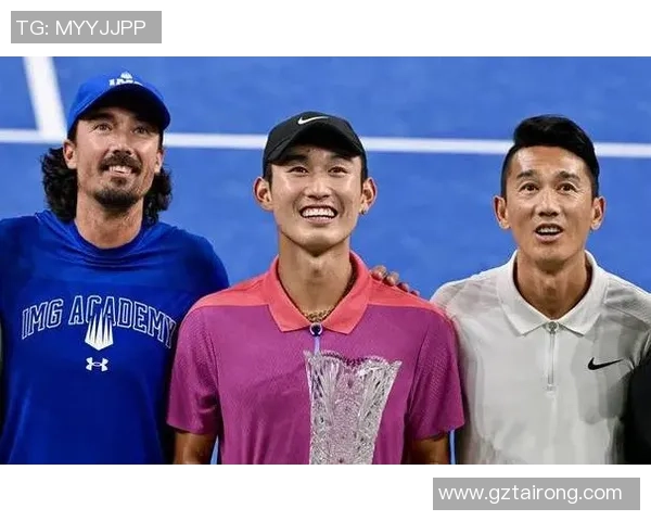 足球明星遭遇球迷怒骂现场直击引发热议与反思 足球明星遭遇球迷怒骂现场直击引发热议与反思