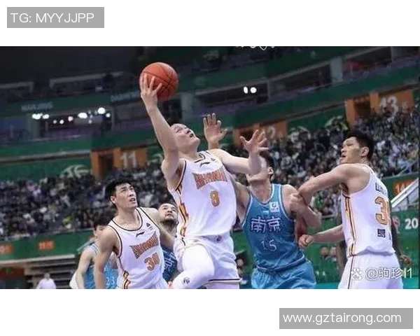杭州篮球队耐力展现引发联赛热议全场表现值得关注