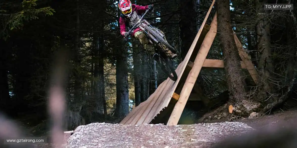 🎮【电竞战衣】装备升级，carry 全场就现在！